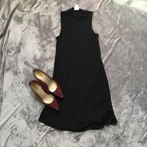 Sleeveless Black Dress